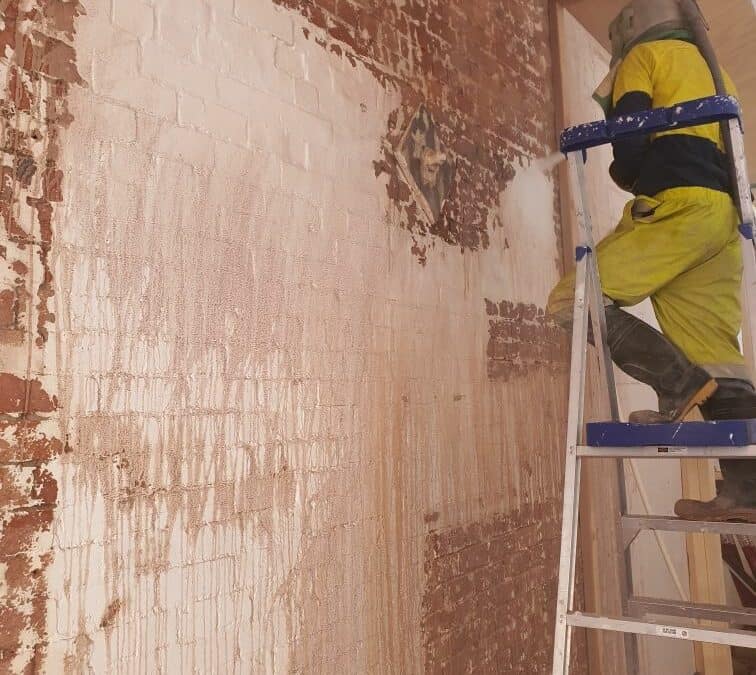 How to Hire the Right Sandblasting Contractors for Your Project